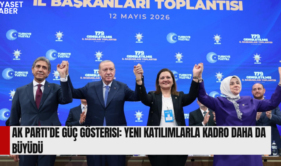 Cumhurbaşkanı Erdoğan, AK Parti’ye Katılan Belediye Başkanlarının Rozetlerini Taktı. 