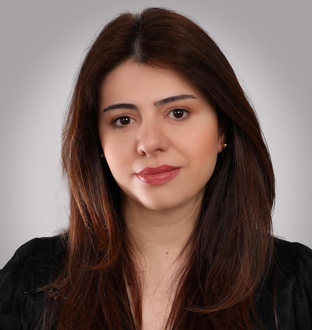Cemile Kavak yazar fotoğrafı