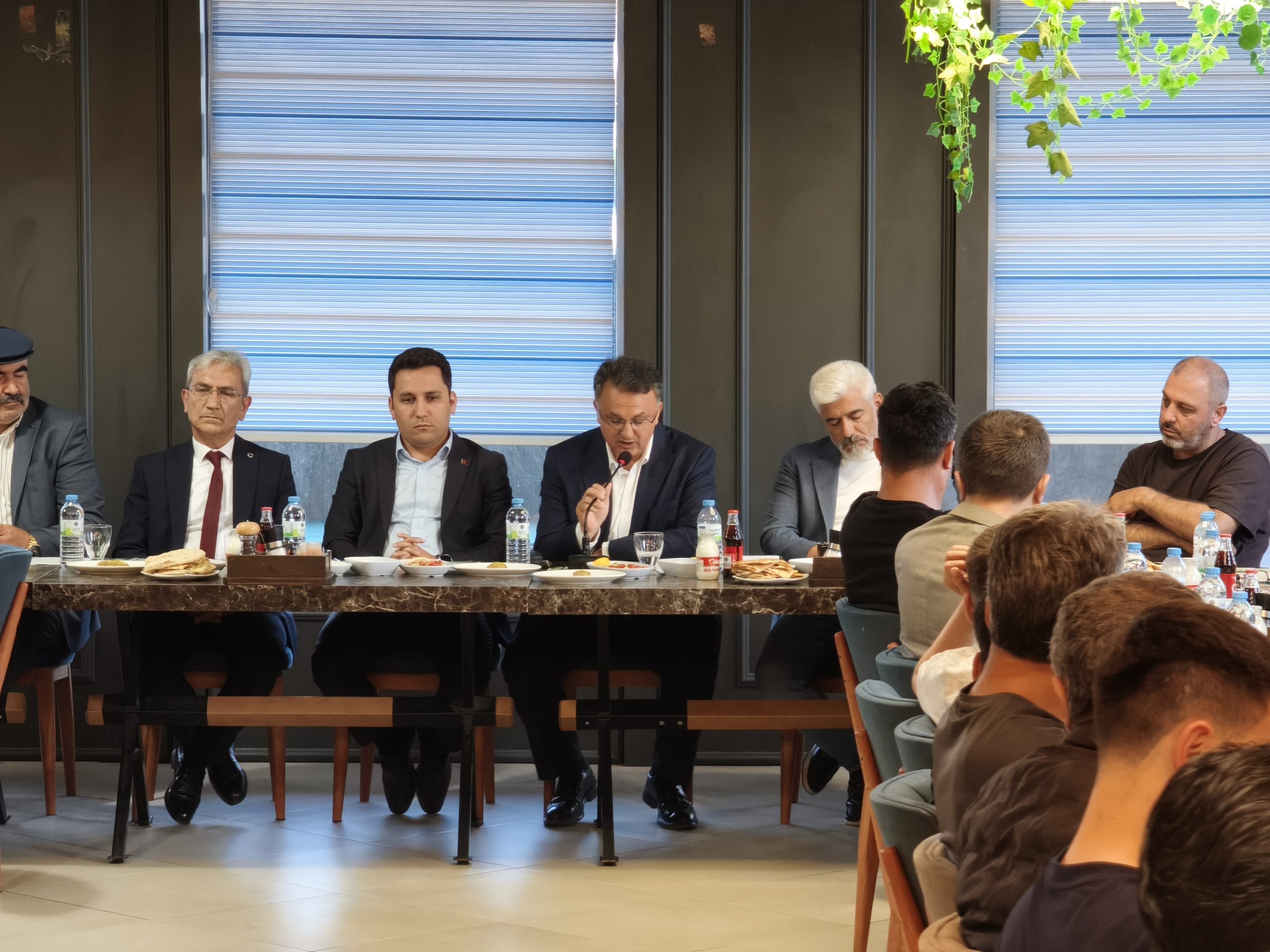 Yıldızeli Kaymakamı İsmail Bildirici, Belediye Başkanı Yaşar Göktaş, YILDIZELİ-DER Başkanı